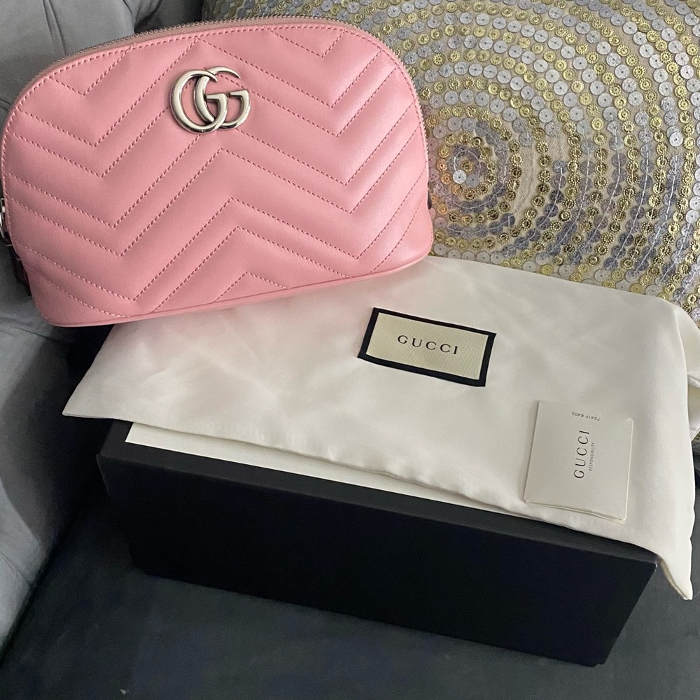 Sold-GUCCI cosmetics case Authentic sold